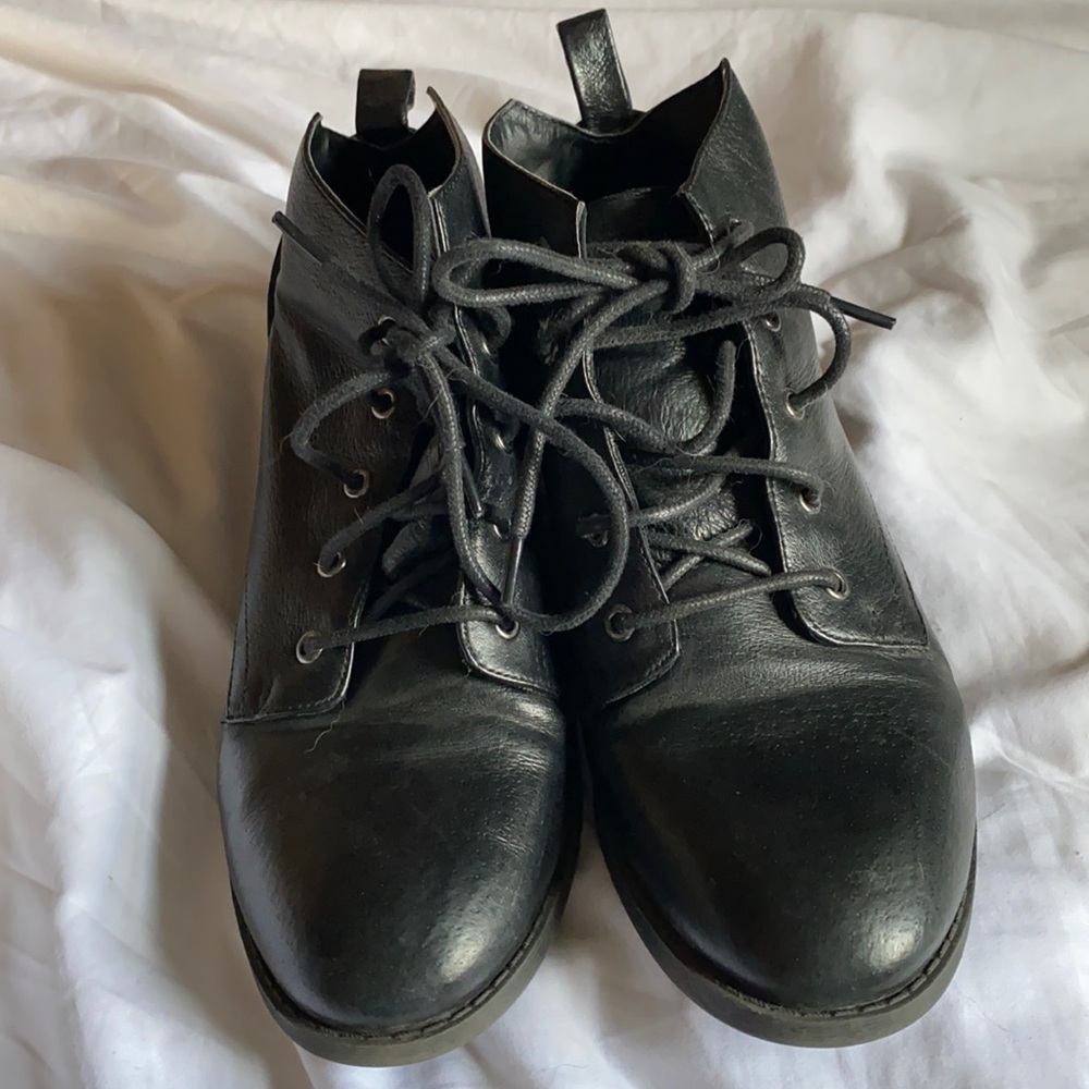 Steve Madden size 7.5 leather boots